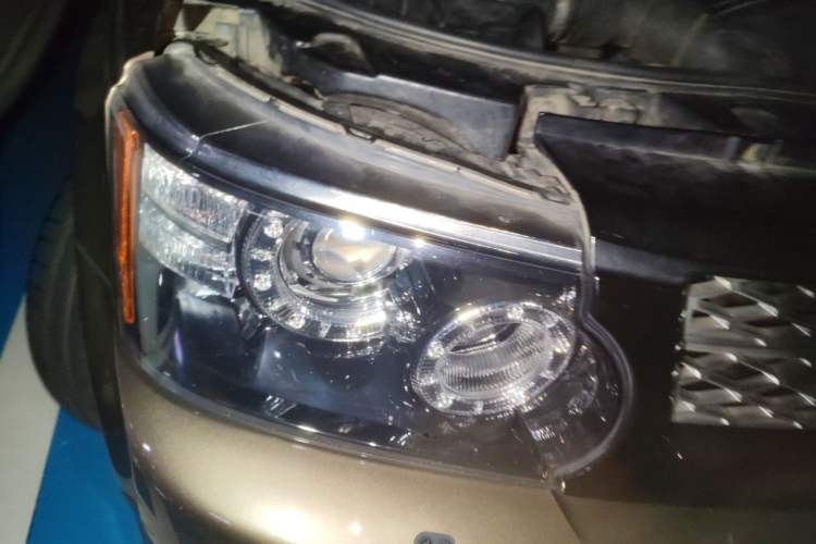 Used Land Rover Range Sport 2013 3.0 TDV6 Diesel Edition Right Front Headlight