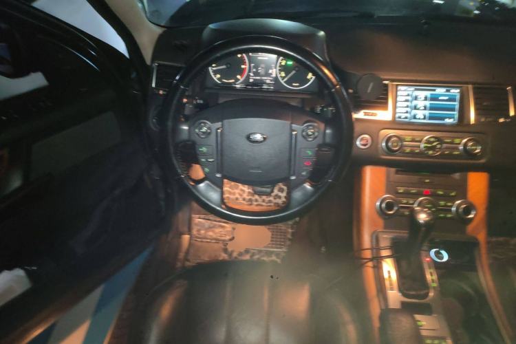 Used Land Rover Range Sport 2013 3.0 TDV6 Diesel Edition Steering Wheel