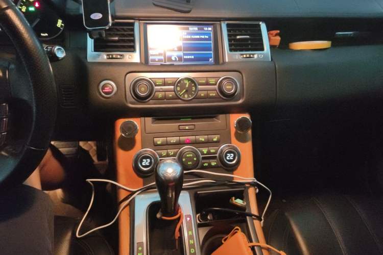 Used Land Rover Range Sport 2013 3.0 TDV6 Diesel Edition Audio And AC Panel