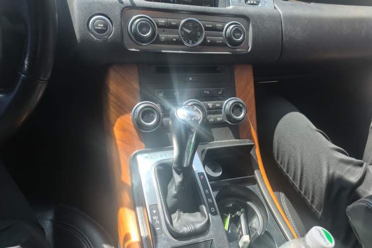 Used Land Rover Range Sport 2013 3.0 TDV6 Diesel Ultimate Sport Edition Audio And AC Panel