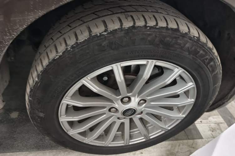 Used Land Rover Range Sport 2013 3.0 TDV6 Diesel Edition Right Front Wheel Hub