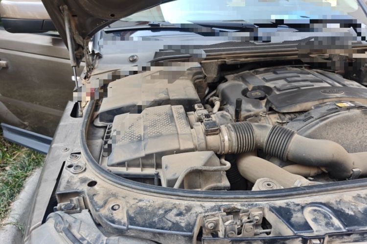 Used Land Rover Range Sport 2013 3.0 TDV6 Diesel Edition Engine Bay Right