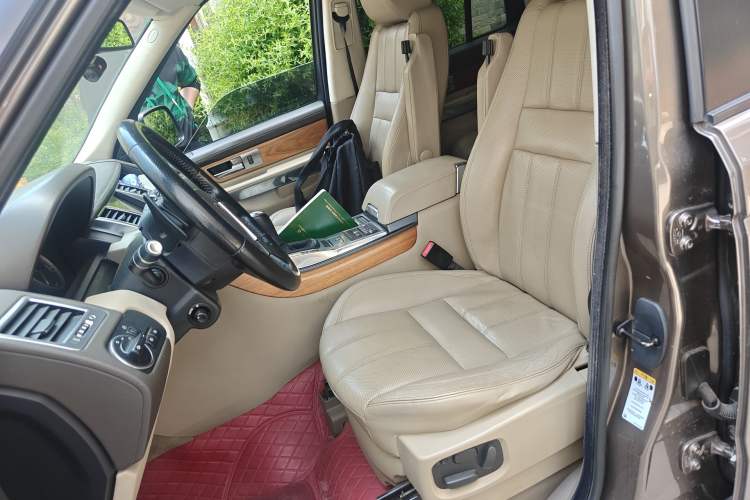 Used Land Rover Range Sport 2013 3.0 TDV6 Diesel Edition Left Front Seat
