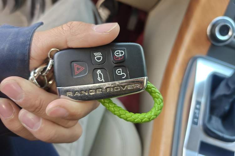 Used Land Rover Range Sport 2013 3.0 TDV6 Diesel Edition Vehicle Key