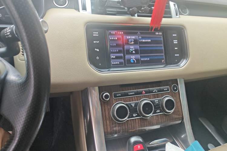 Used Land Rover Range Sport  Audio And AC Panel