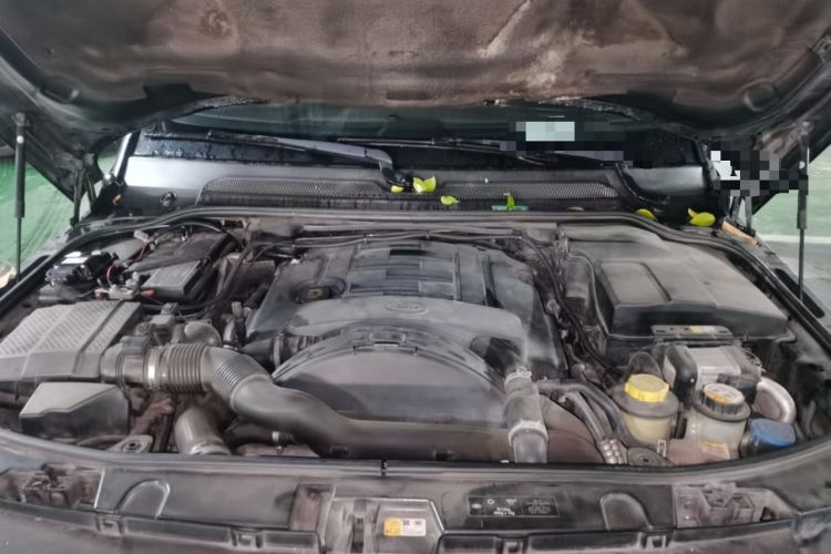 Used Land Rover Range Sport 2013 3.0 TDV6 Diesel Edition Engine Bay