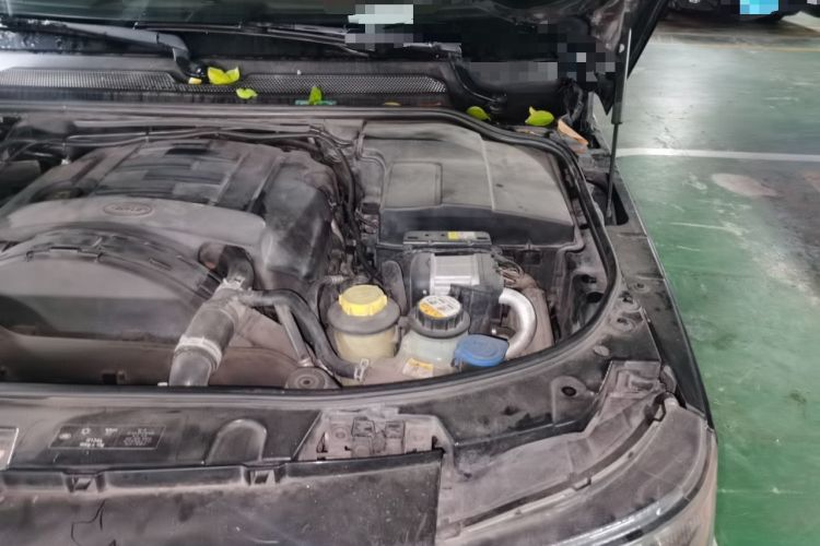 Used Land Rover Range Sport 2013 3.0 TDV6 Diesel Edition Engine Bay Left