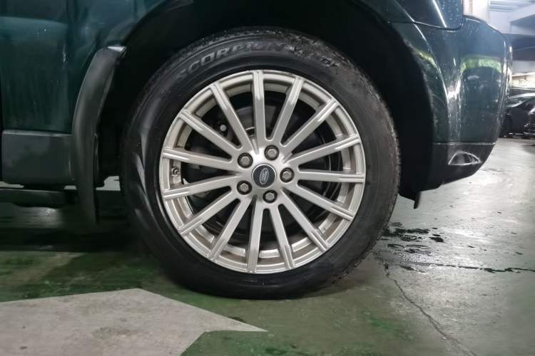 Used Land Rover Range Sport 2013 3.0 TDV6 Diesel Edition Right Front Wheel Hub