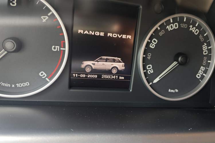 Used Land Rover Range Sport 2013 3.0 TDV6 Diesel Edition Odometer Close Up