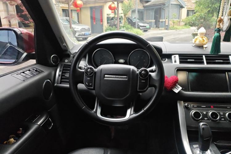 Used Land Rover Range Sport 2013 3.0 V6 U.S. Specification Steering Wheel