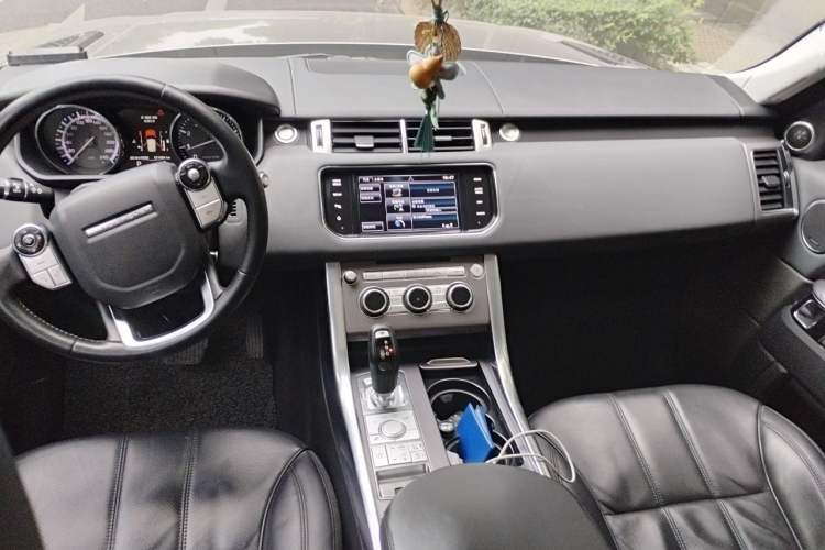 Used Land Rover Range Sport  Center Console