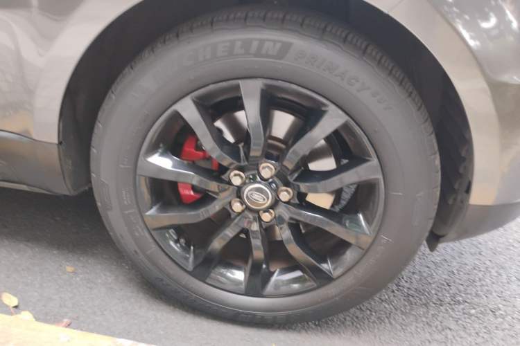 Used Land Rover Range Sport  Right Front Wheel Hub