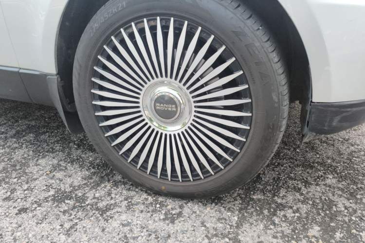 Used Land Rover Range Sport  Right Front Wheel Hub