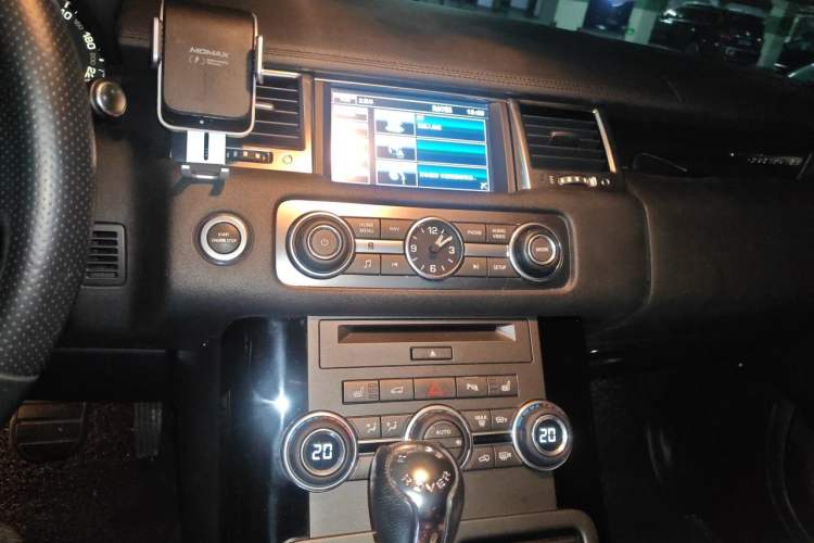 Used Land Rover Range Sport 2013 3.0 TDV6 Diesel Edition Audio And AC Panel