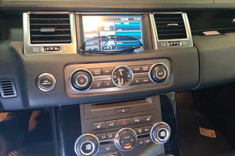 Used Land Rover Range Sport 2013 5.0 NA V8 Black Label Limited Edition Audio And AC Panel