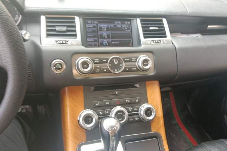 Used Land Rover Range Sport  Audio And AC Panel