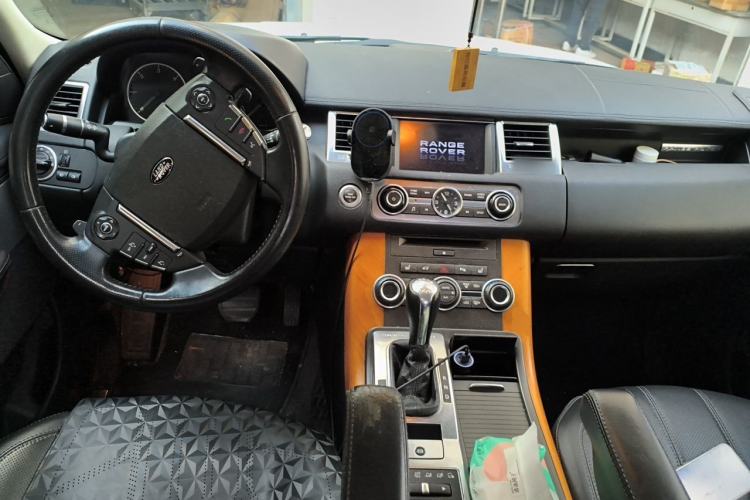 Used Land Rover Range Sport 2013 3.0 TDV6 Diesel Edition Center Console
