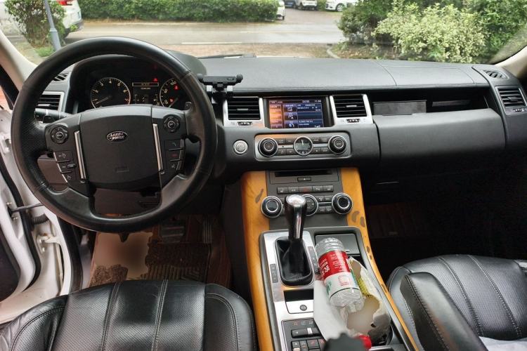 Used Land Rover Range Sport 2013 5.0 NA V8 HSE Center Console