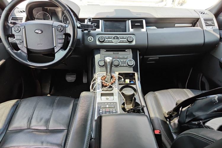 Used Land Rover Range Sport 2013 3.0 TDV6 Diesel Edition Center Console