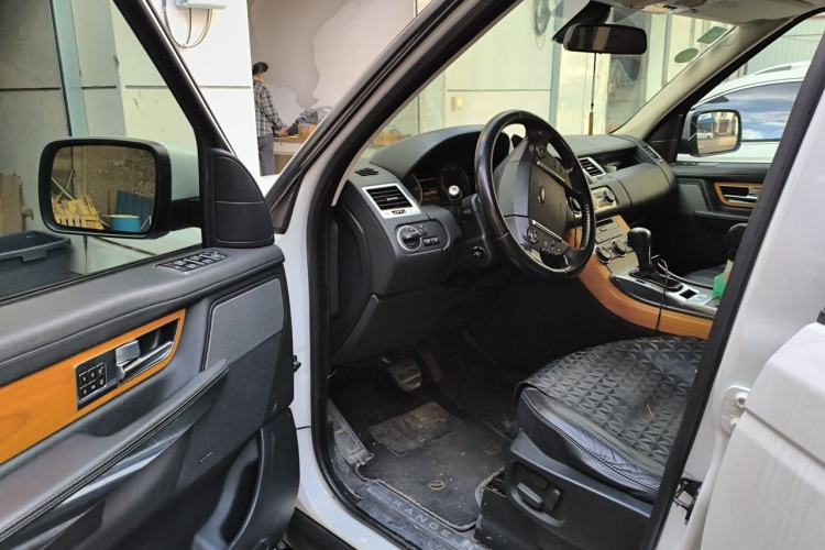 Used Land Rover Range Sport 2013 3.0 TDV6 Diesel Edition Driver Seat