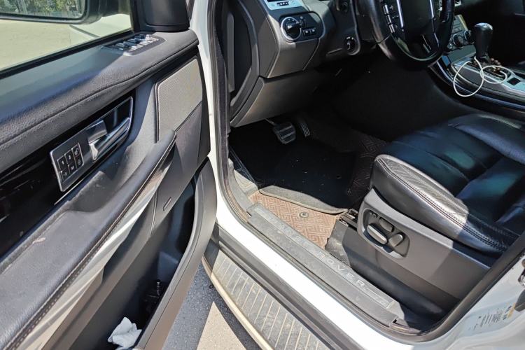 Used Land Rover Range Sport 2013 3.0 TDV6 Diesel Edition Driver Seat