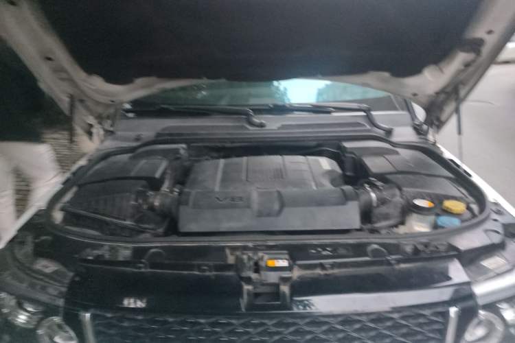 Used Land Rover Range Sport 2013 5.0 NA V8 HSE Engine Bay