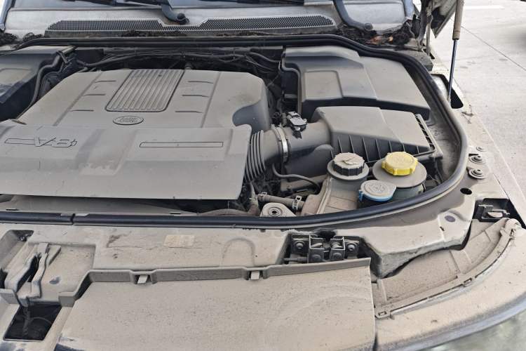 Used Land Rover Range Sport 2013 5.0 NA V8 HSE Engine Bay Left