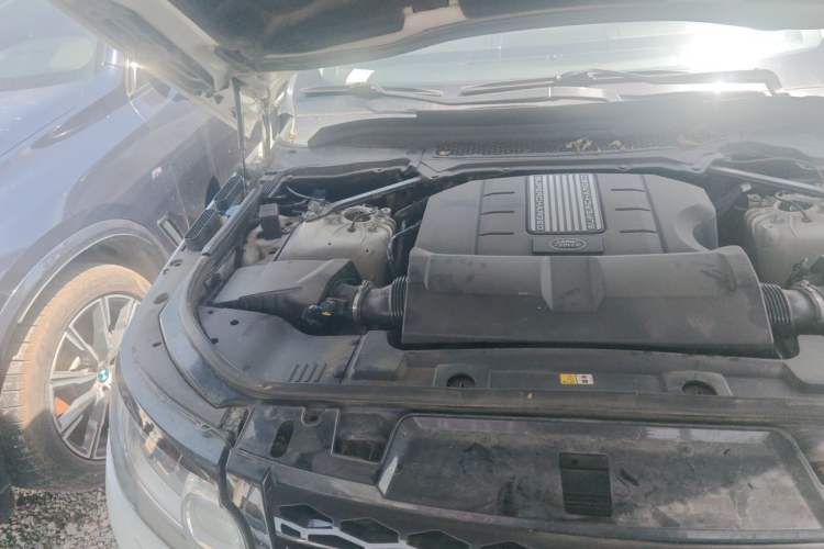 Used Land Rover Range Sport 2013 3.0 V6 U.S. Specification Engine Bay Right