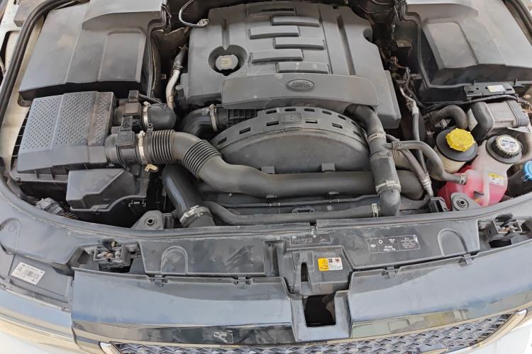 Used Land Rover Range Sport 2013 3.0 TDV6 Diesel Edition Engine Bay