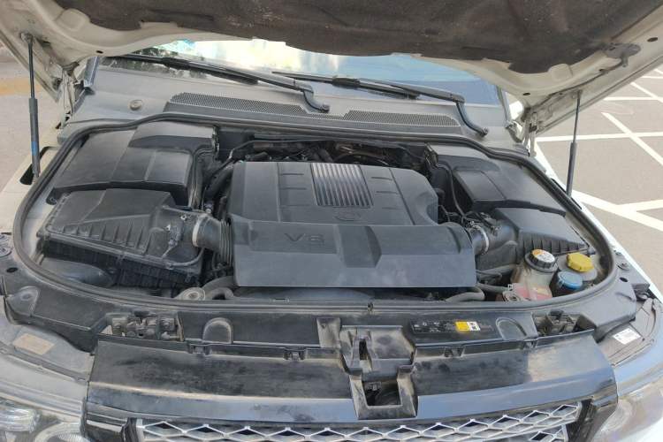 Used Land Rover Range Sport 2013 5.0 NA V8 HSE Engine Bay
