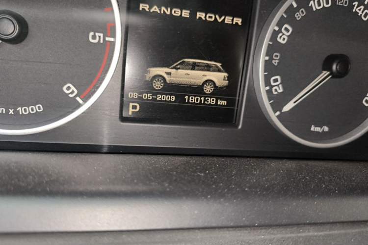 Used Land Rover Range Sport 2013 3.0 TDV6 Diesel Edition Odometer Close Up