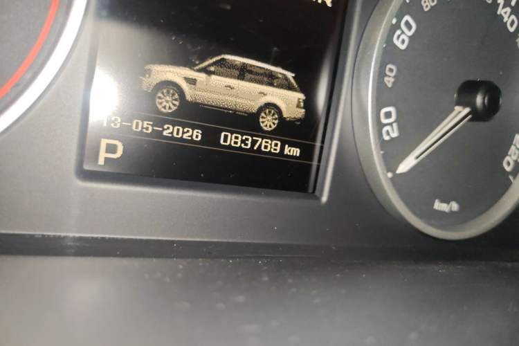 Used Land Rover Range Sport 2013 3.0 TDV6 Diesel Edition Odometer Close Up
