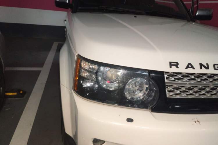 Used Land Rover Range Sport 2013 3.0 TDV6 Diesel Ultimate Sport Edition Right Front Headlight