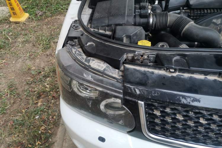 Used Land Rover Range Sport 2013 3.0 TDV6 Diesel Ultimate Sport Edition Right Front Headlight