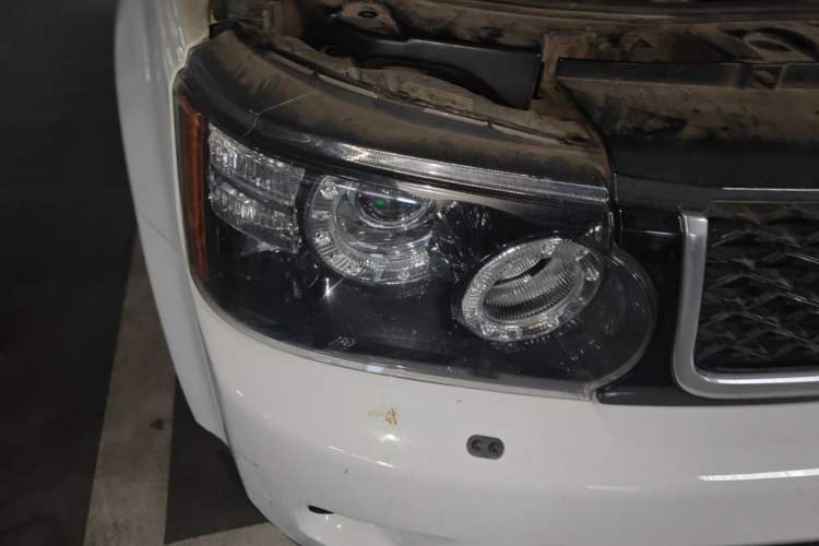 Used Land Rover Range Sport 2013 3.0 TDV6 Black Label Limited Edition Right Front Headlight