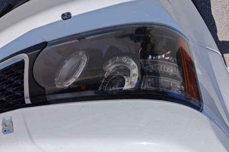 Used Land Rover Range Sport 2013 3.0 TDV6 Diesel Edition Right Front Headlight