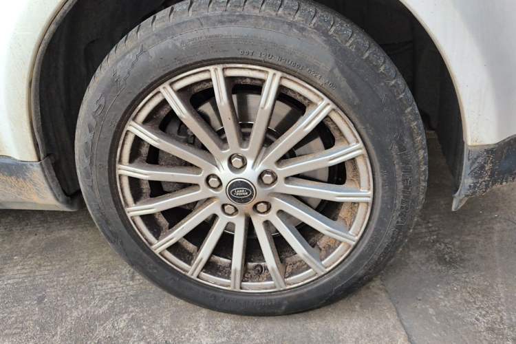 Used Land Rover Range Sport 2013 3.0 TDV6 Diesel Edition Right Front Wheel Hub