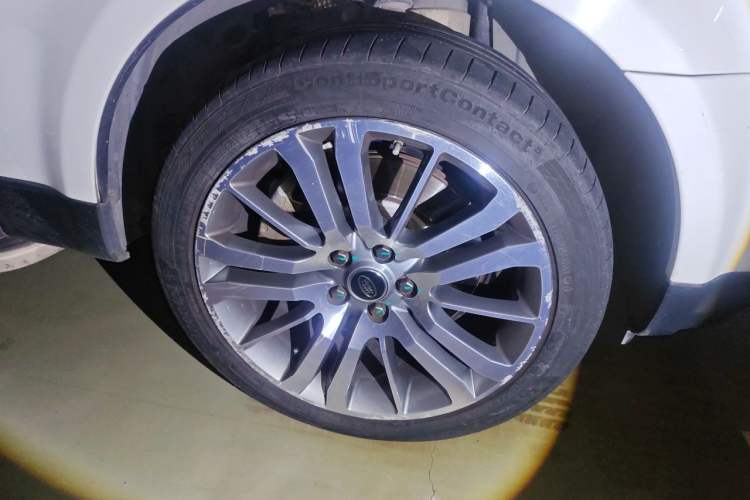 Used Land Rover Range Sport 2013 3.0 TDV6 Diesel Edition Right Front Wheel Hub