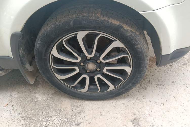 Used Land Rover Range Sport  Right Front Wheel Hub