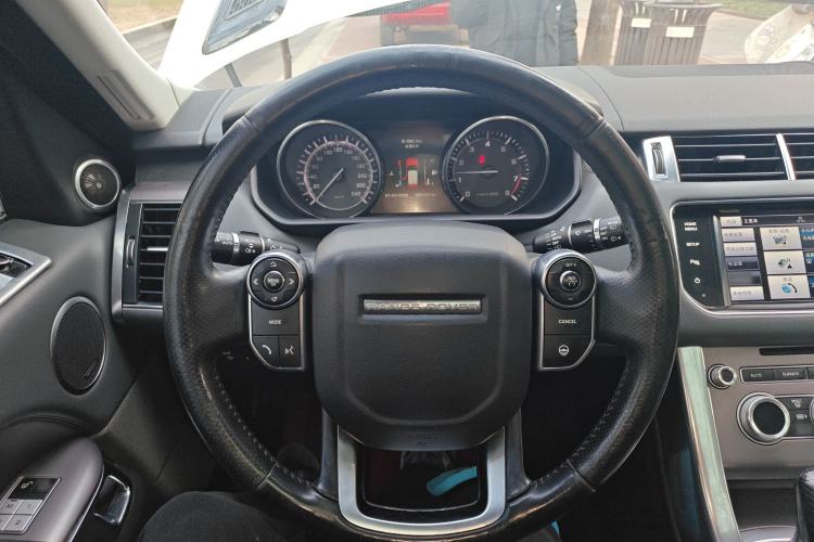 Used Land Rover Range Sport 2013 3.0 V6 U.S. Specification Steering Wheel