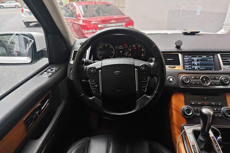 Used Land Rover Range Sport 2013 3.0 TDV6 Diesel Edition Steering Wheel