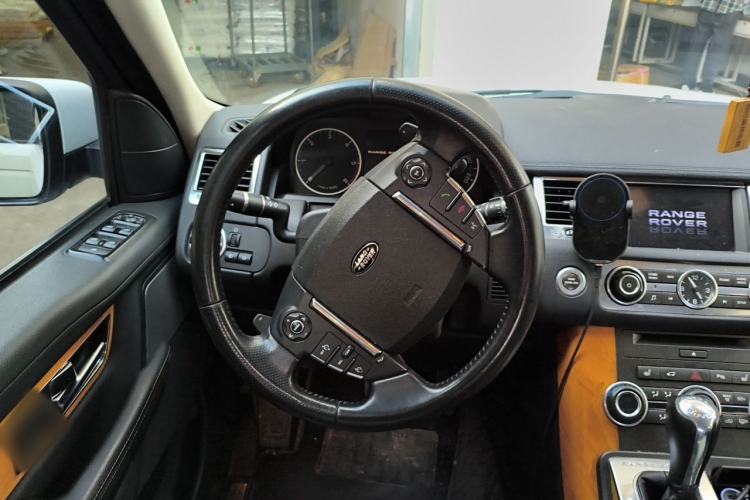 Used Land Rover Range Sport 2013 3.0 TDV6 Diesel Edition Steering Wheel