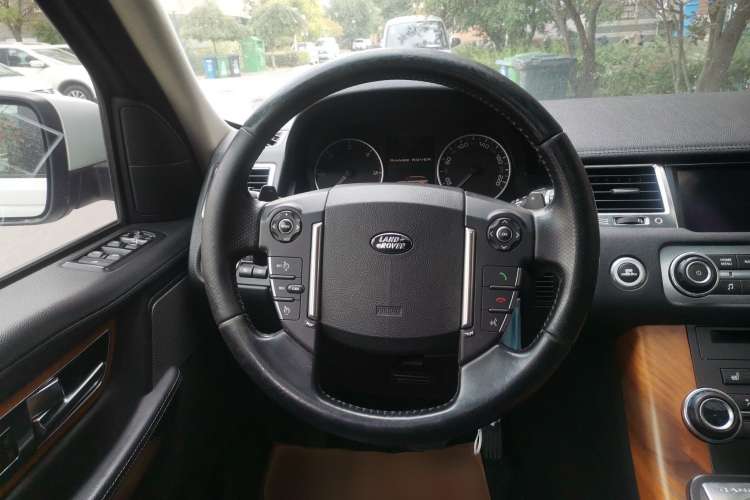 Used Land Rover Range Sport 2013 3.0 TDV6 Diesel Ultimate Sport Edition Steering Wheel