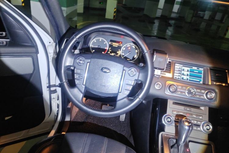 Used Land Rover Range Sport 2013 3.0 TDV6 Diesel Edition Steering Wheel