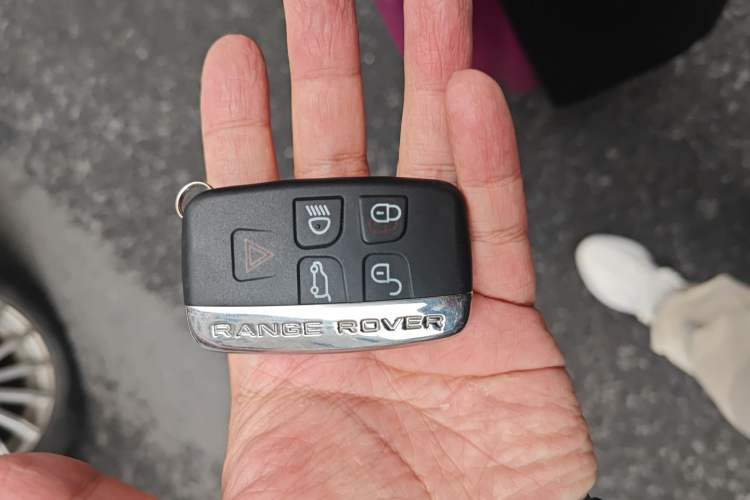 Used Land Rover Range Sport 2013 3.0 TDV6 Diesel Edition Vehicle Key