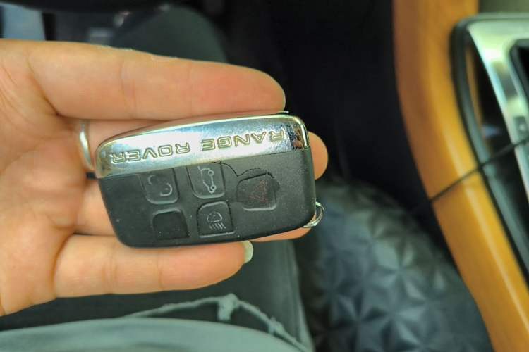 Used Land Rover Range Sport 2013 3.0 TDV6 Diesel Edition Vehicle Key