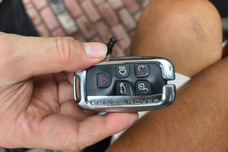 Used Land Rover Range Sport 2013 5.0 NA V8 HSE Vehicle Key