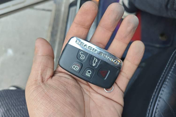 Used Land Rover Range Sport 2013 5.0 NA V8 HSE Vehicle Key