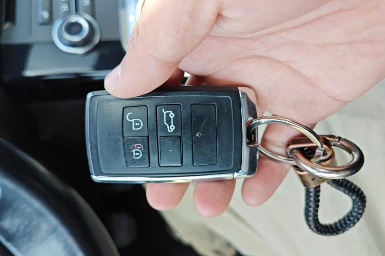 Used Land Rover Range Sport 2013 3.0 TDV6 Diesel Edition Vehicle Key