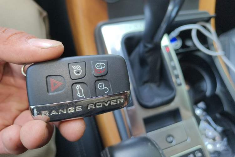 Used Land Rover Range Sport 2013 5.0 NA V8 HSE Vehicle Key